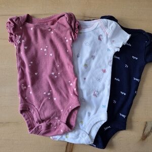 Carter’s Newborn Cotton Short Sleeve Onesie Bundle (3)